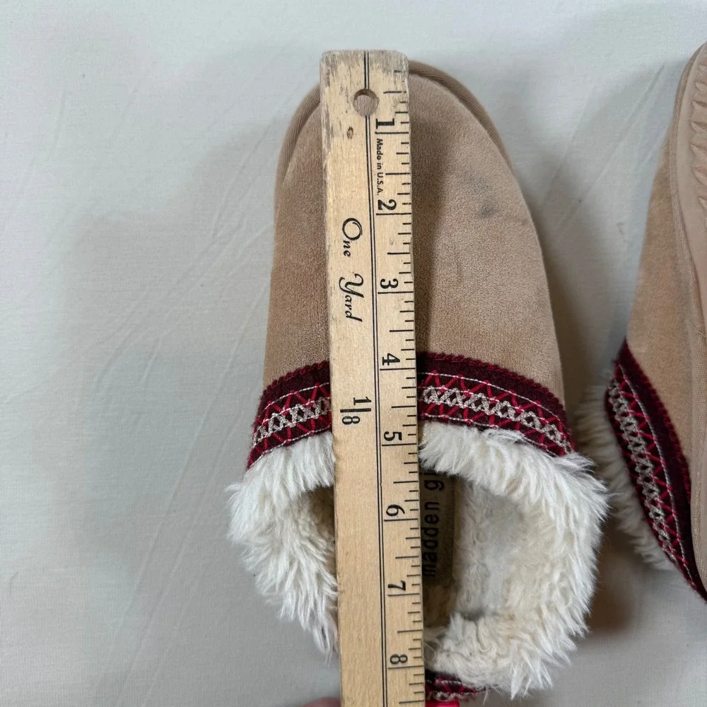 Madden Girl Kids Faux Suede Slippers Tan Faux Fur Lined Embroidered Trim Trim